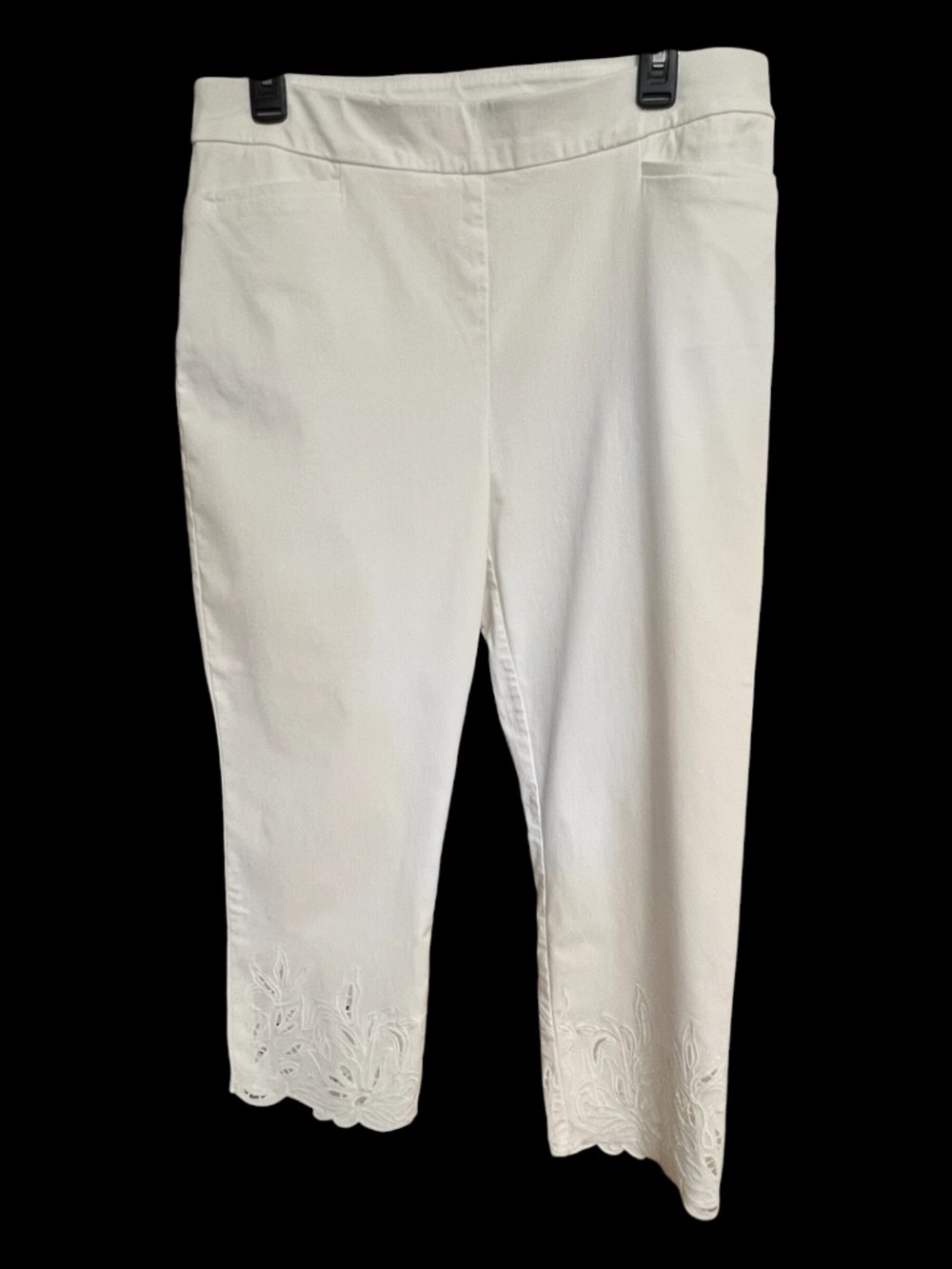 EUC Chico’s Brigitte White Pull-On Cutout Cropped Pants | Size 2 / US 12